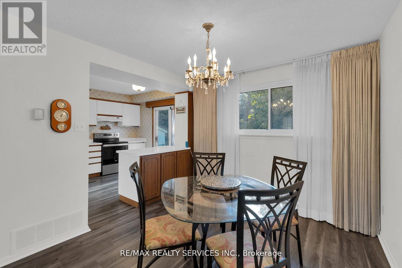 81 Glenforest Road, Brampton, Ontario  L6S 1L8 - Photo 9 - W13105598