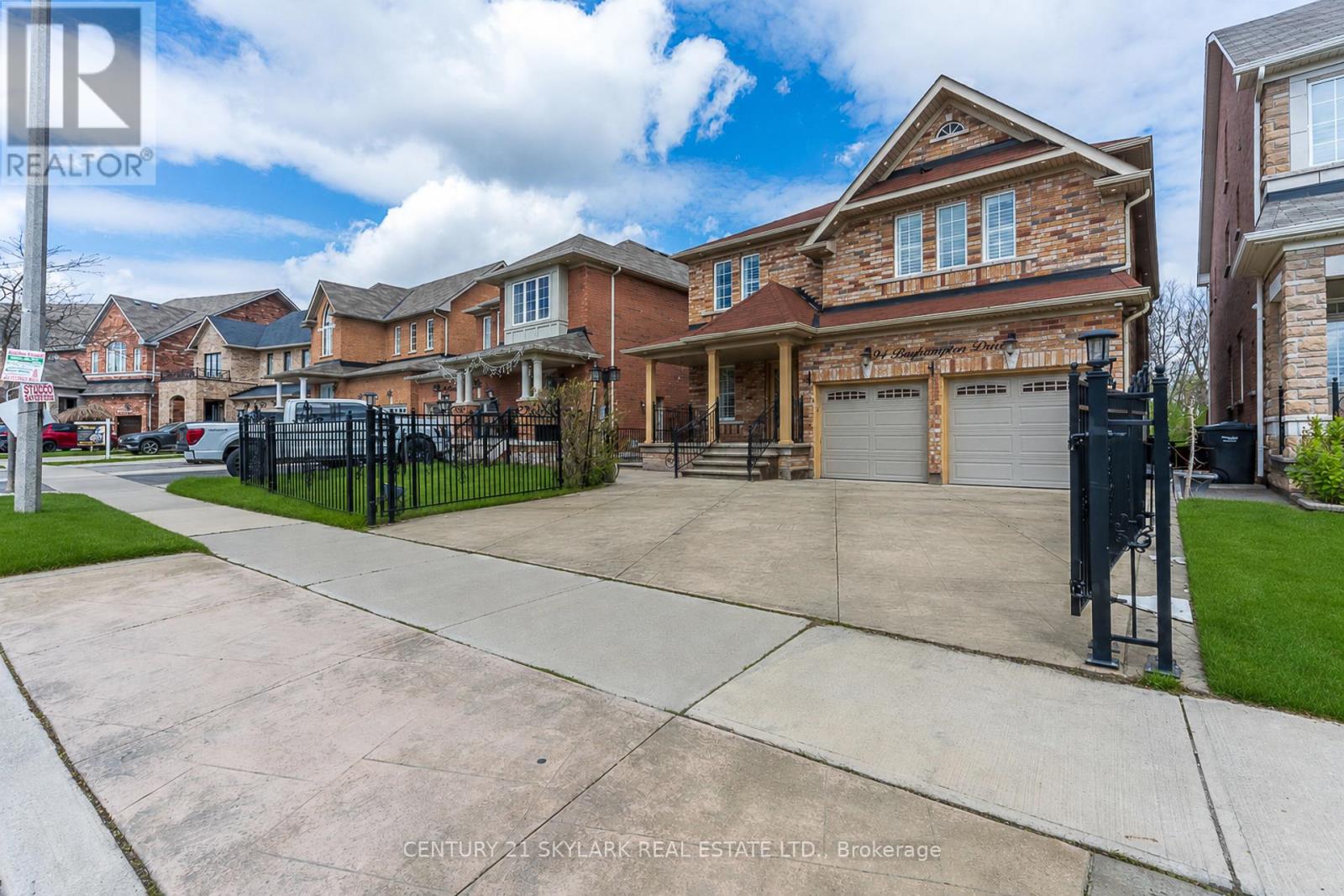 94 Bayhampton Drive, Brampton, Ontario  L6P 3A9 - Photo 3 - W13105664