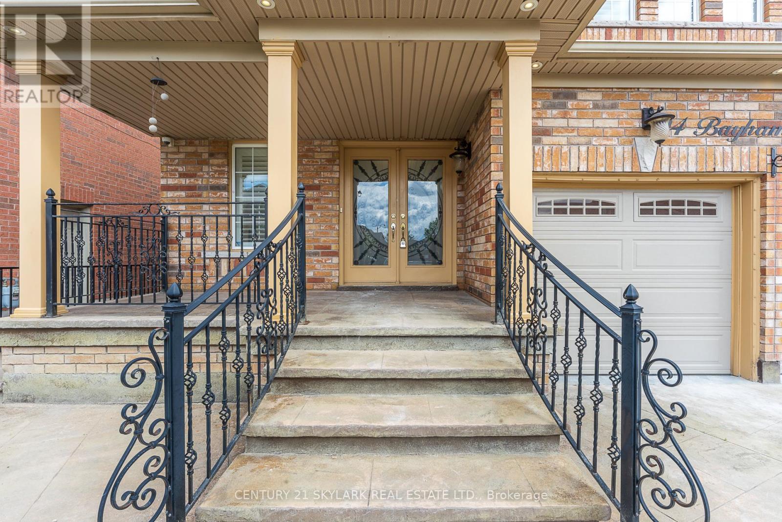 94 Bayhampton Drive, Brampton, Ontario  L6P 3A9 - Photo 4 - W13105664
