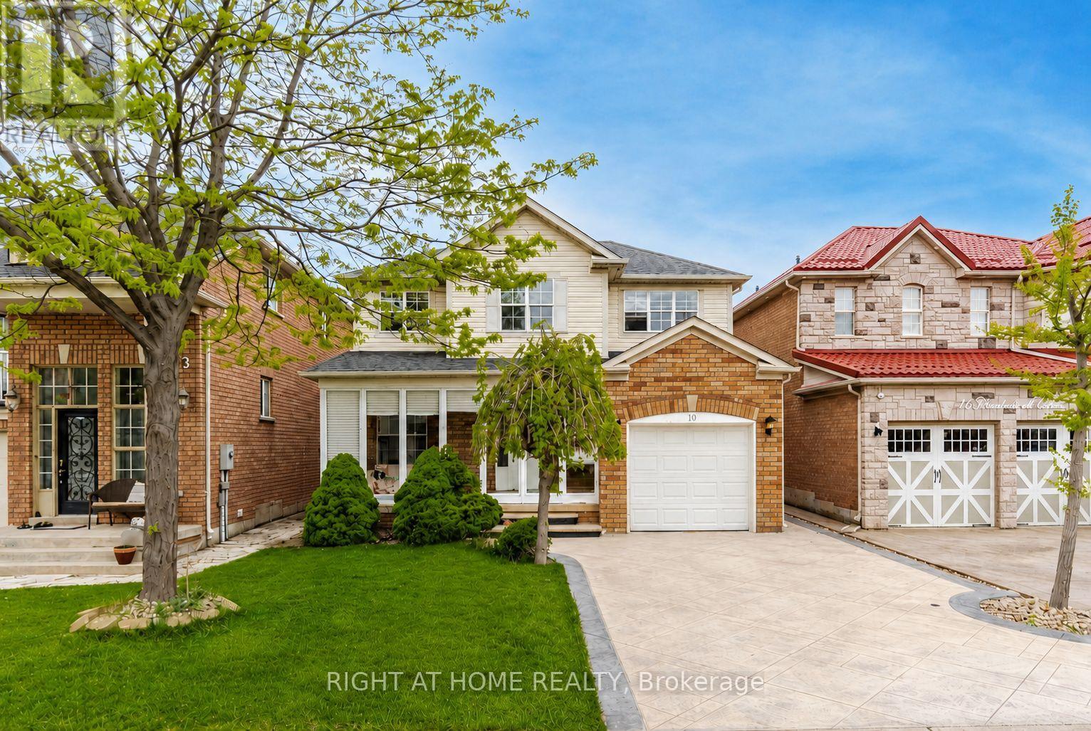 10 CHARLESWOOD CIRCLE, Brampton, Ontario