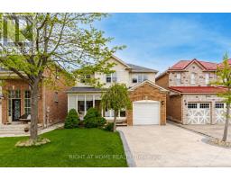 10 CHARLESWOOD CIRCLE, Brampton, Ontario