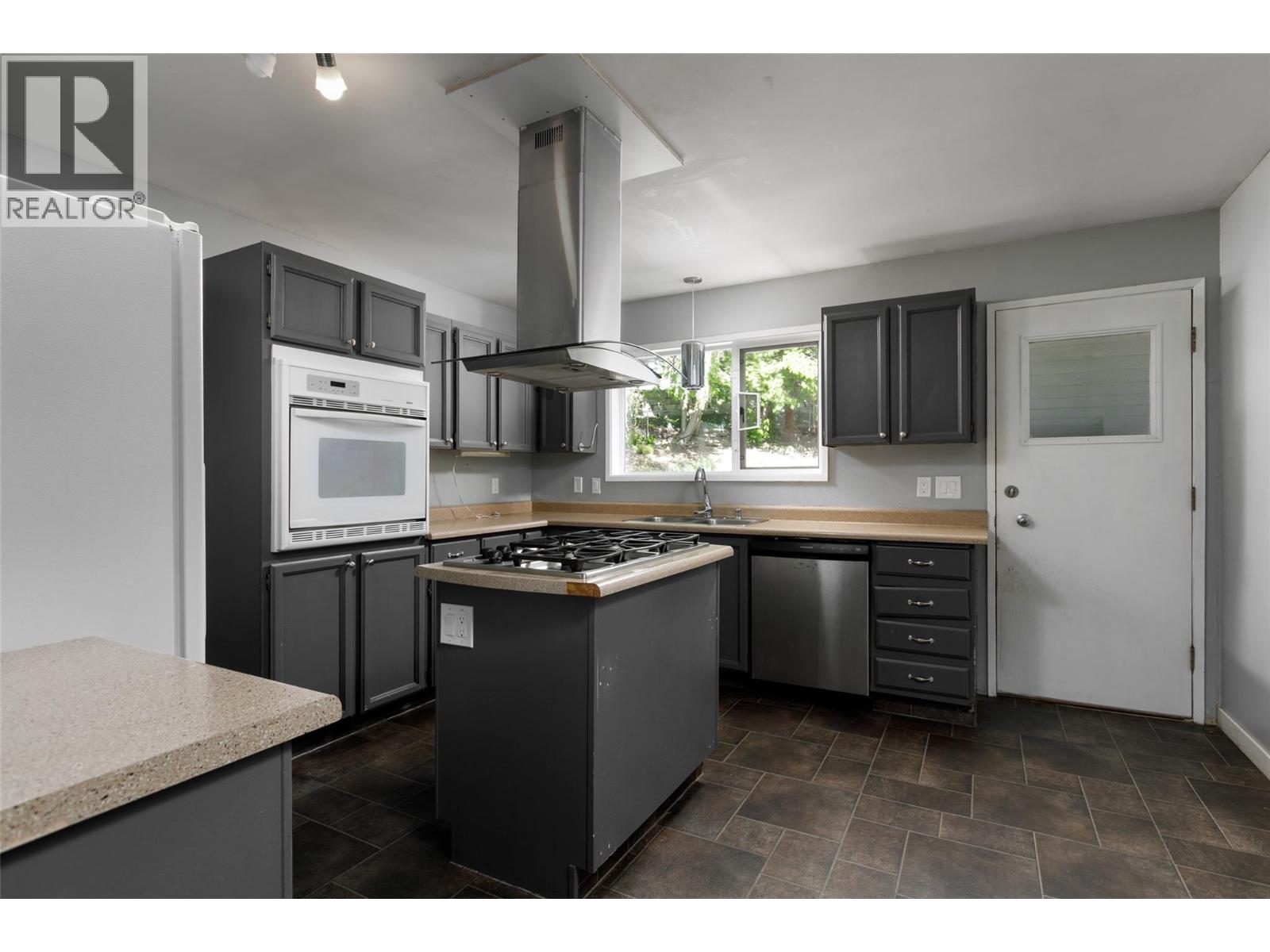 1242 Bowes Road, West Kelowna, British Columbia  V1Z 2R1 - Photo 3 - 10386710