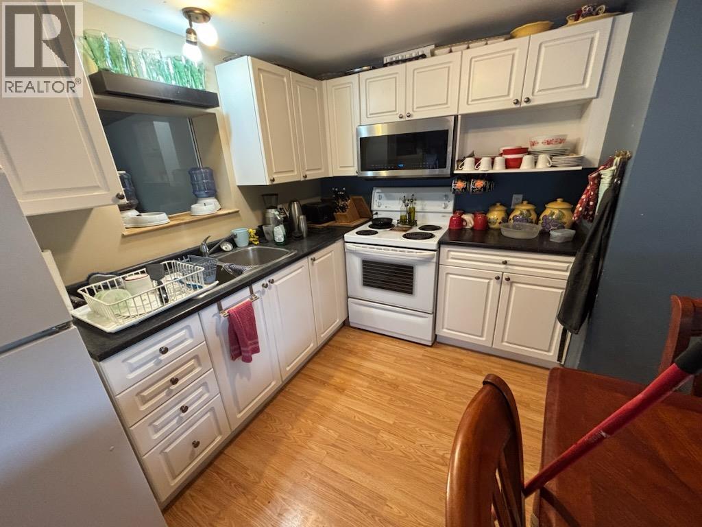 6020 18th Street, Grand Forks, British Columbia  V0H 1H0 - Photo 2 - 10386375