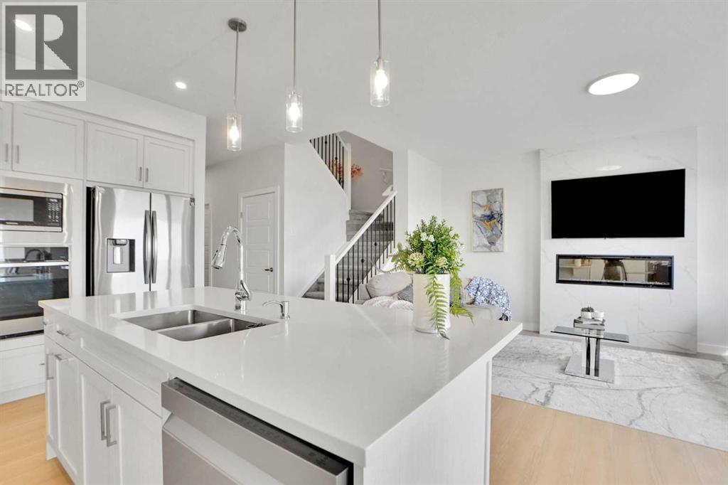 126 Hotchkiss Manor Se, Calgary, Alberta  T3S 0G1 - Photo 9 - A2309548