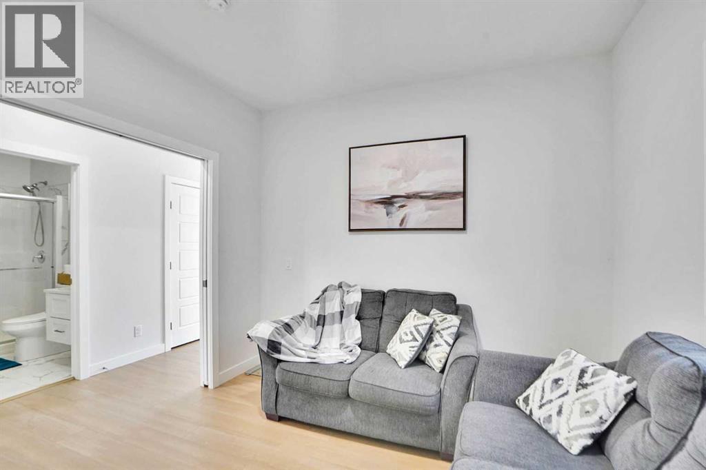 126 Hotchkiss Manor Se, Calgary, Alberta  T3S 0G1 - Photo 4 - A2309548