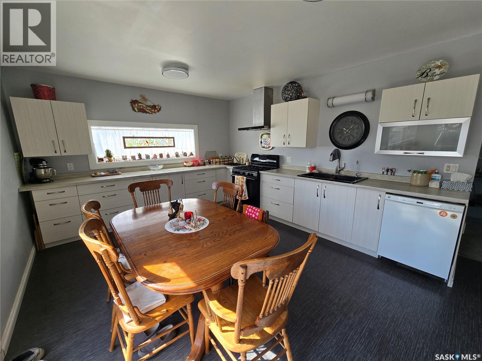 41 7th Avenue Ne, Swift Current, Saskatchewan  S9H 2N2 - Photo 6 - SK035462