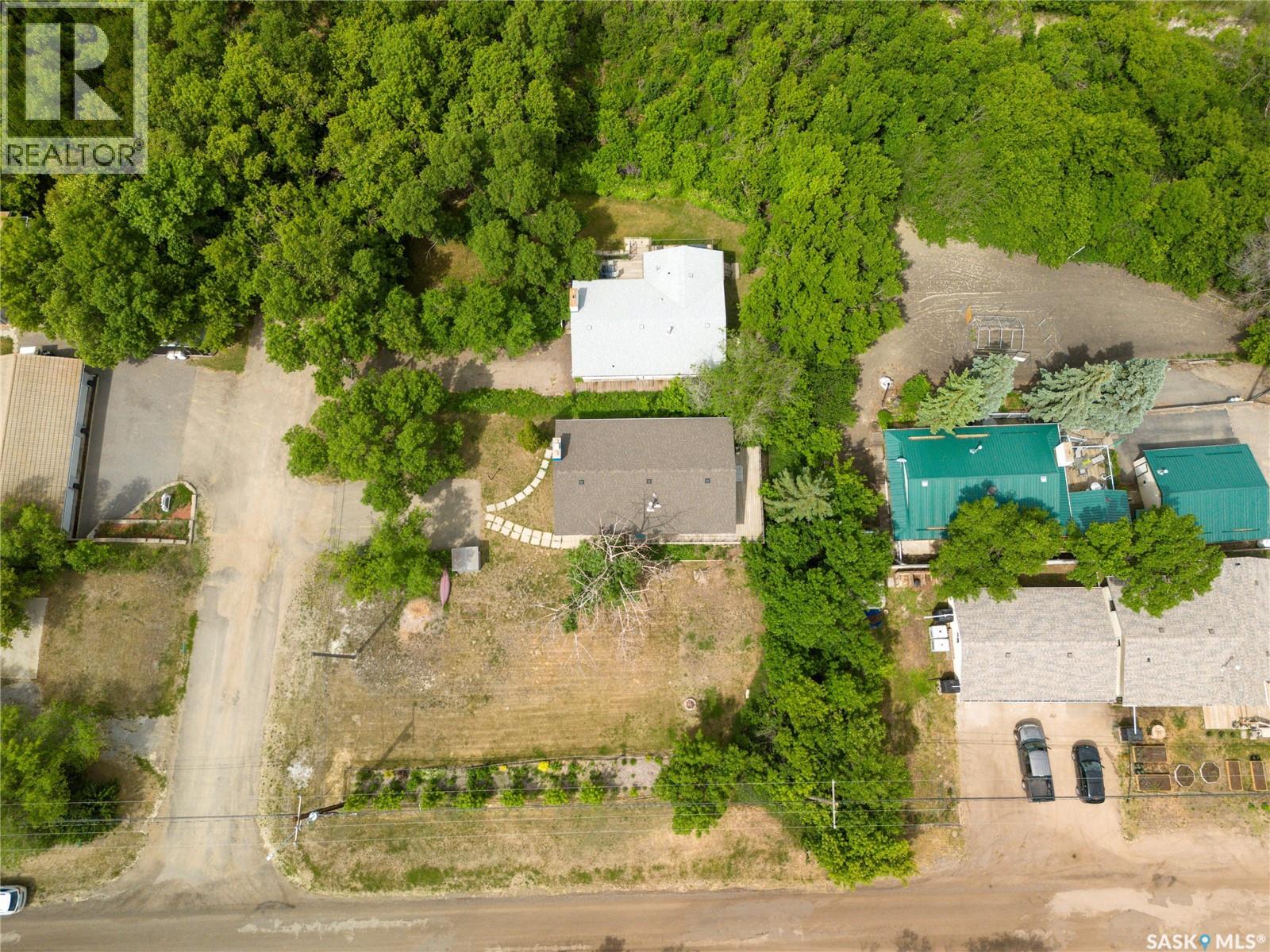 461 13th Street E, Regina Beach, Saskatchewan  S0G 4C0 - Photo 2 - SK035450