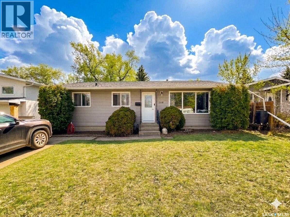 208 Clinton PLACE, Swift Current, Saskatchewan