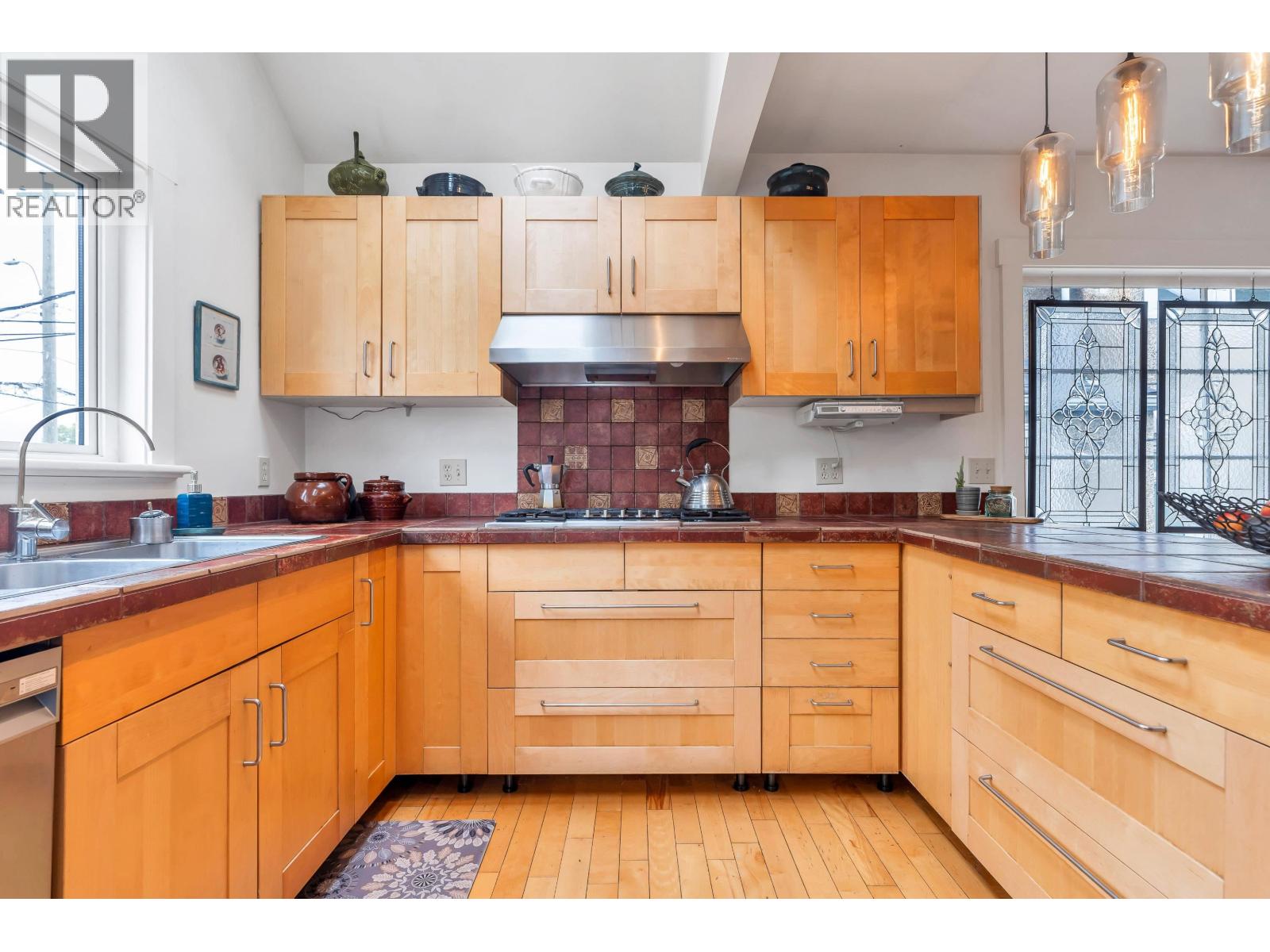 2749 Triumph Street, Vancouver, British Columbia  V5K 1T3 - Photo 11 - R3121471
