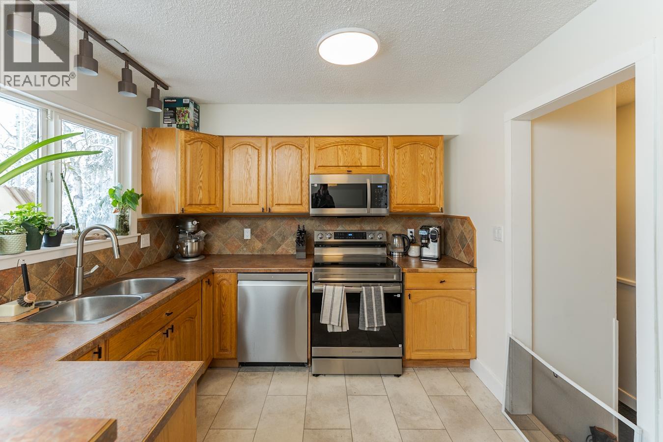 7104 Hartford Crescent, Prince George, British Columbia  V2N 2V9 - Photo 11 - R3121482