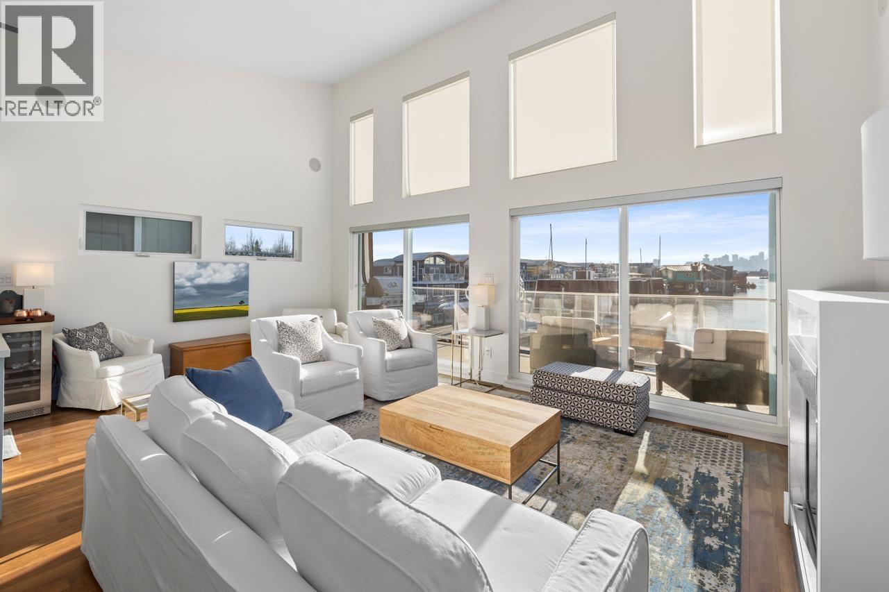20 415 W Esplanade Avenue, North Vancouver, British Columbia  V7M 1A6 - Photo 10 - R3121539
