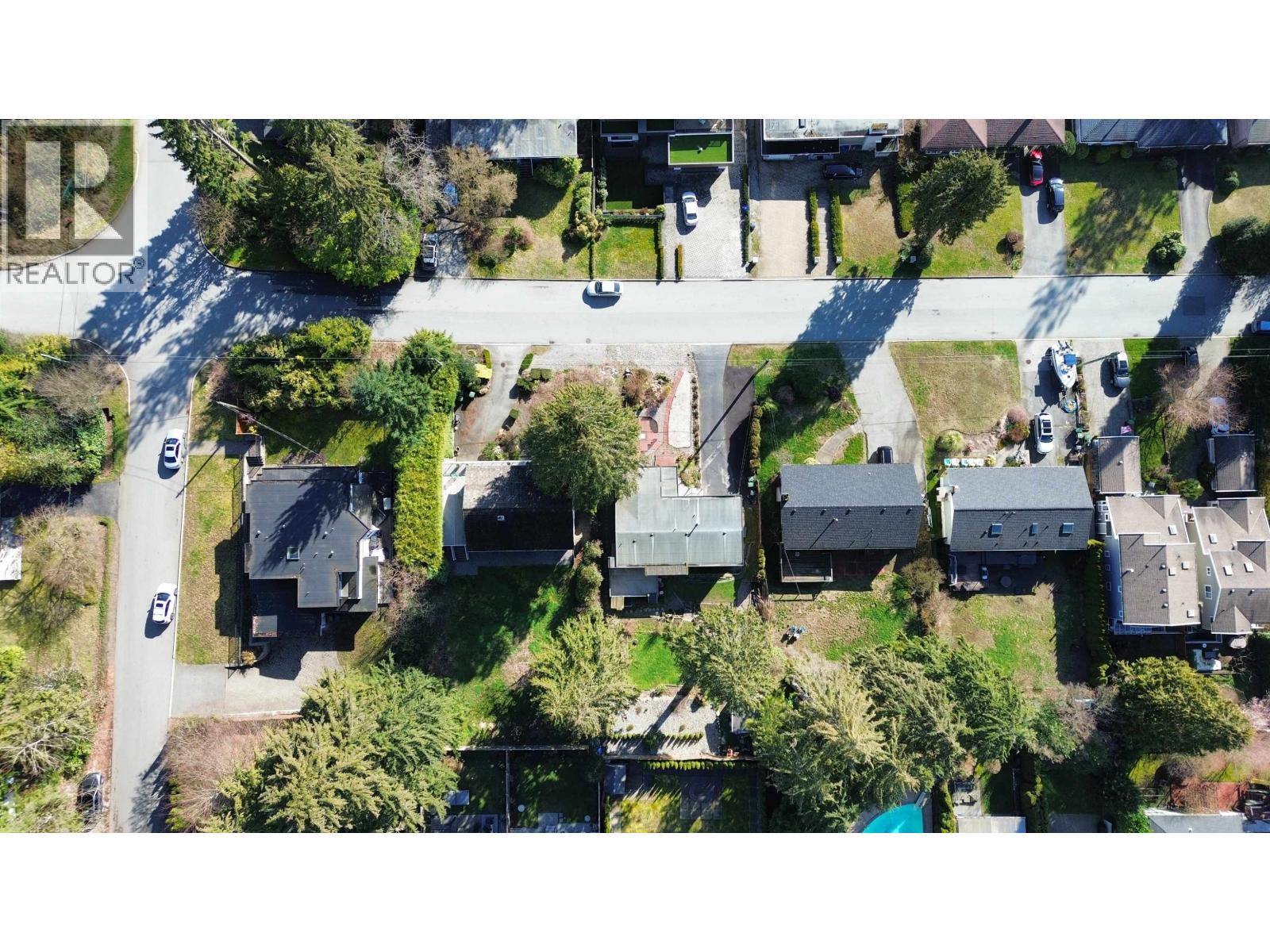 922 Canyon Boulevard, North Vancouver, British Columbia  V7R 2J8 - Photo 24 - R3121545
