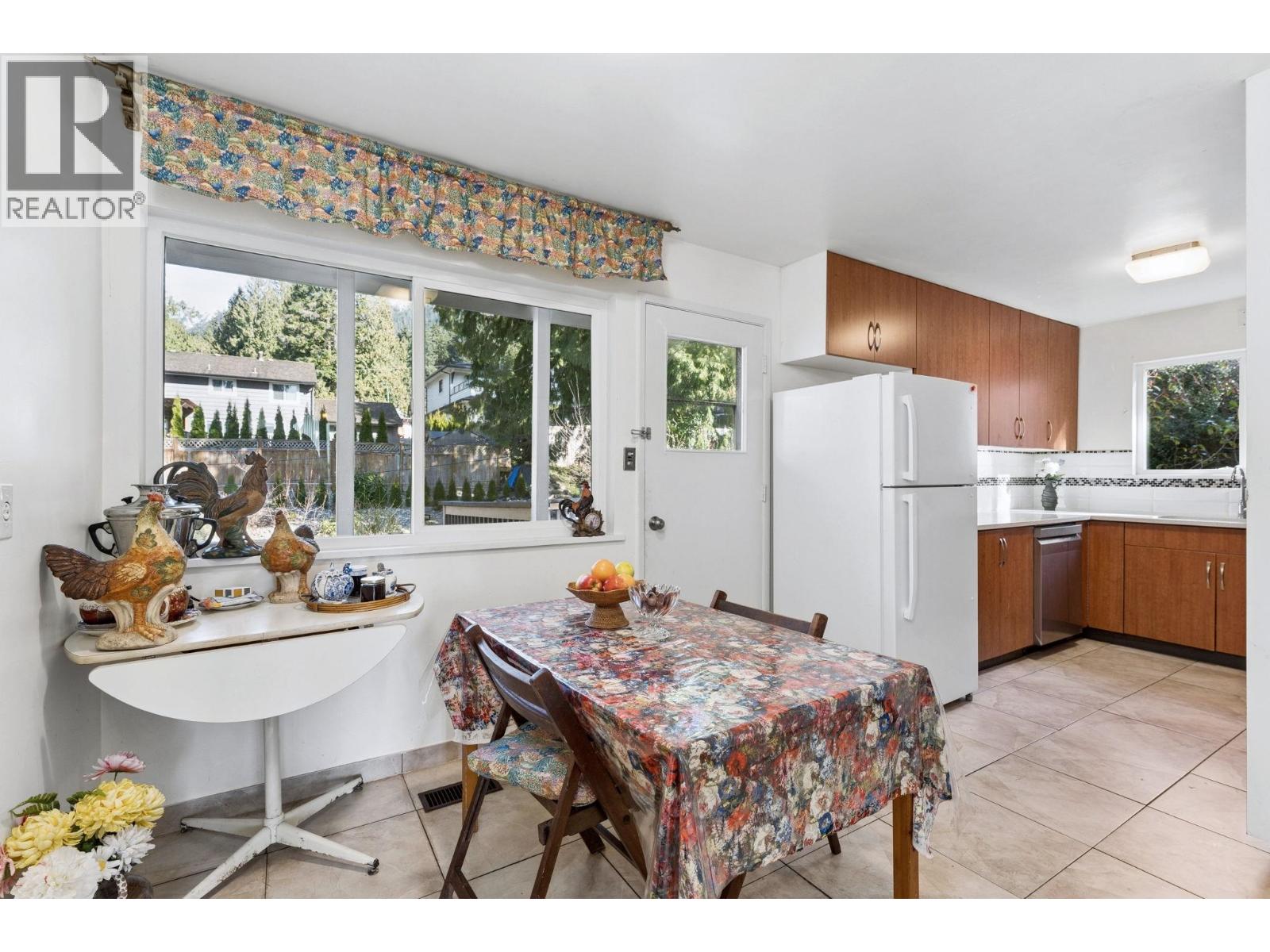 922 Canyon Boulevard, North Vancouver, British Columbia  V7R 2J8 - Photo 9 - R3121545