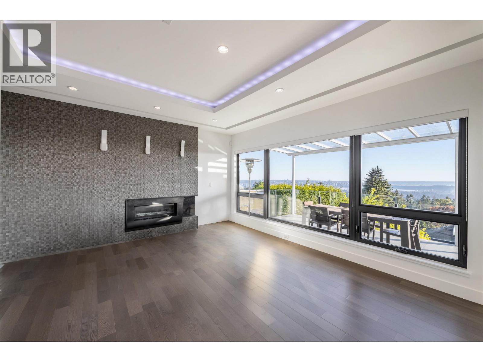 383 Newdale Street, North Vancouver, British Columbia  V7N 3H3 - Photo 10 - R3121546