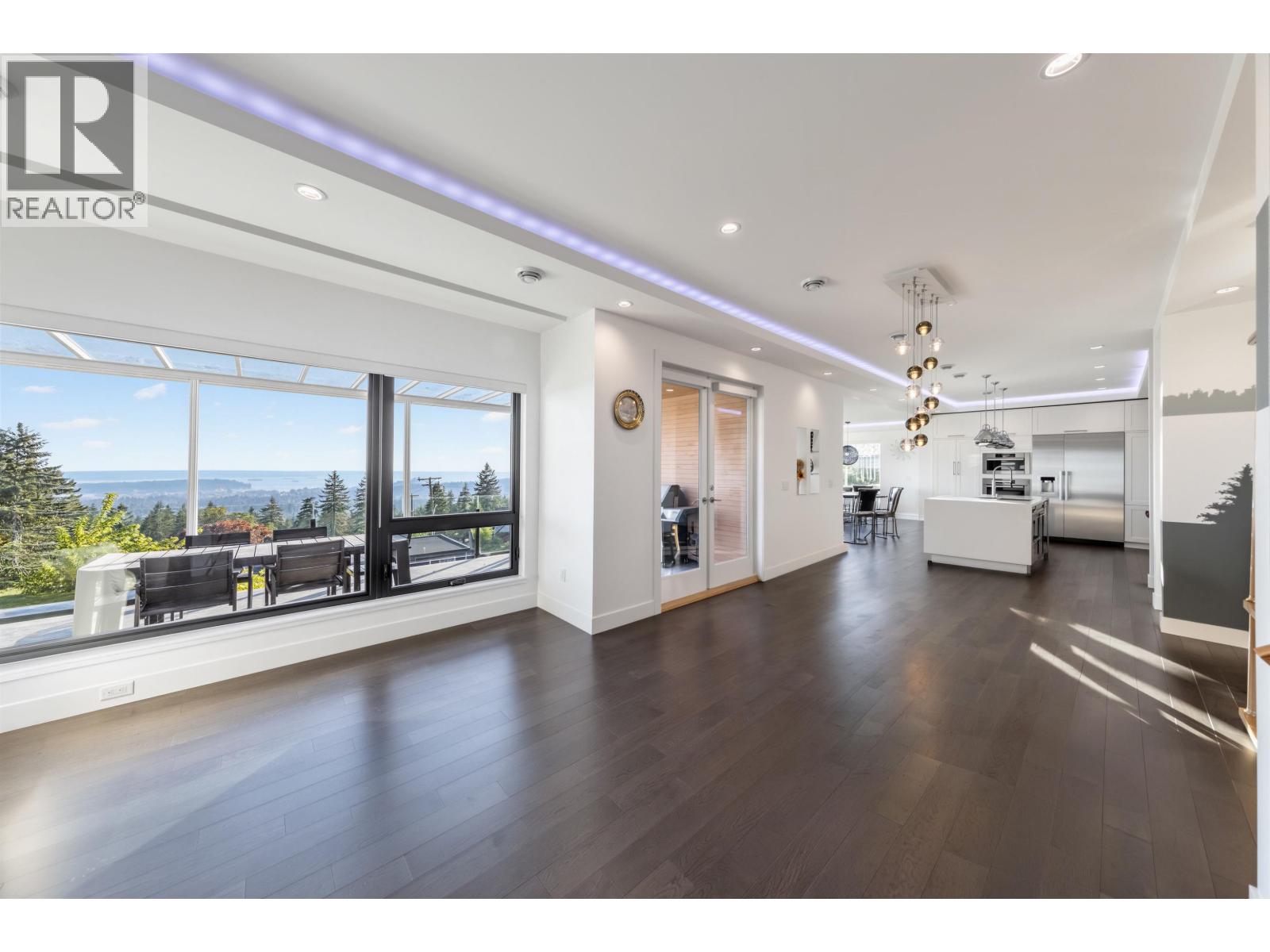 383 Newdale Street, North Vancouver, British Columbia  V7N 3H3 - Photo 11 - R3121546