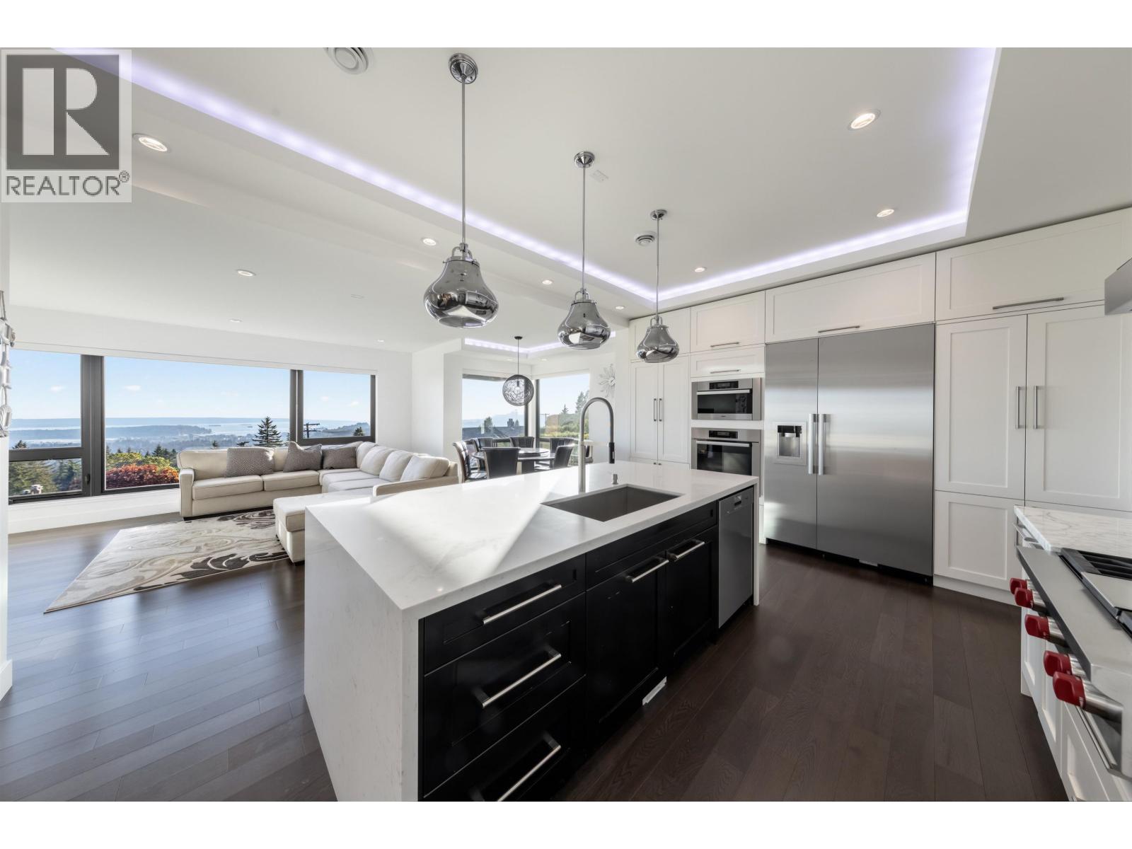 383 Newdale Street, North Vancouver, British Columbia  V7N 3H3 - Photo 5 - R3121546