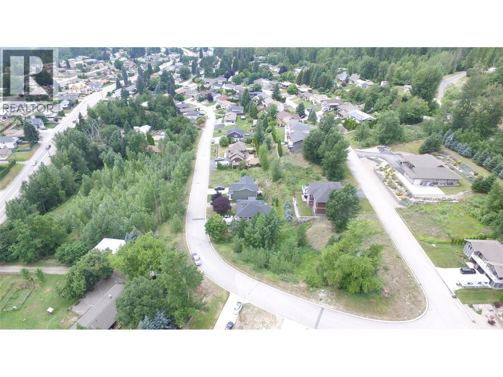 928 8th Street, Montrose, British Columbia  V0G 1P0 - Photo 8 - 10386760