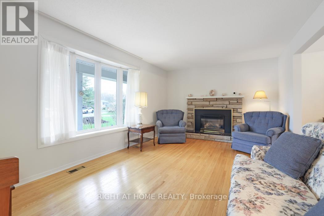 16 Lambert Drive, Ottawa, Ontario  K2H 5Y4 - Photo 4 - X13105718