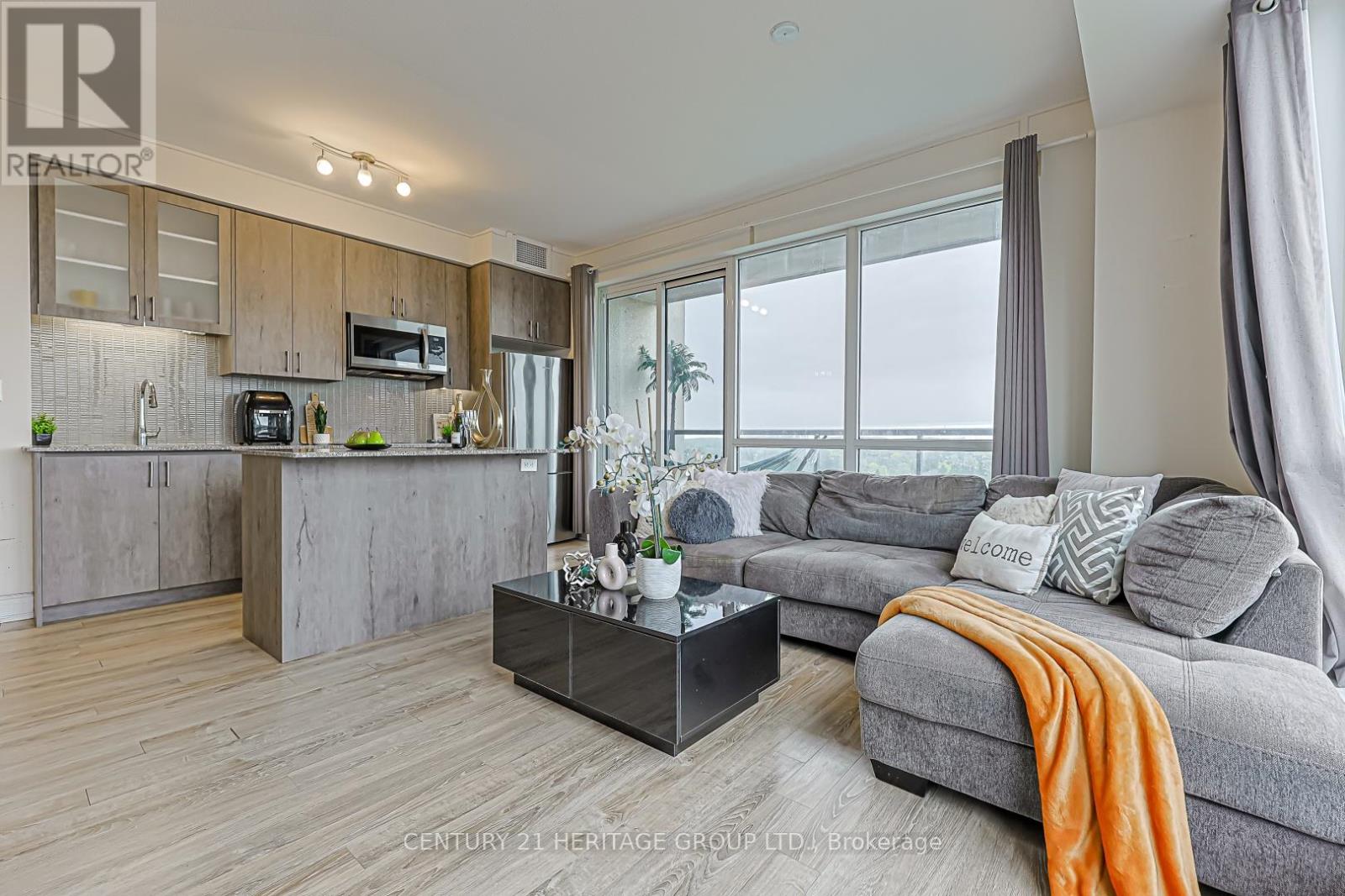 1002 - 9090 Yonge Street, Richmond Hill (South Richvale), Ontario  L4C 6Z9 - Photo 5 - N13105684