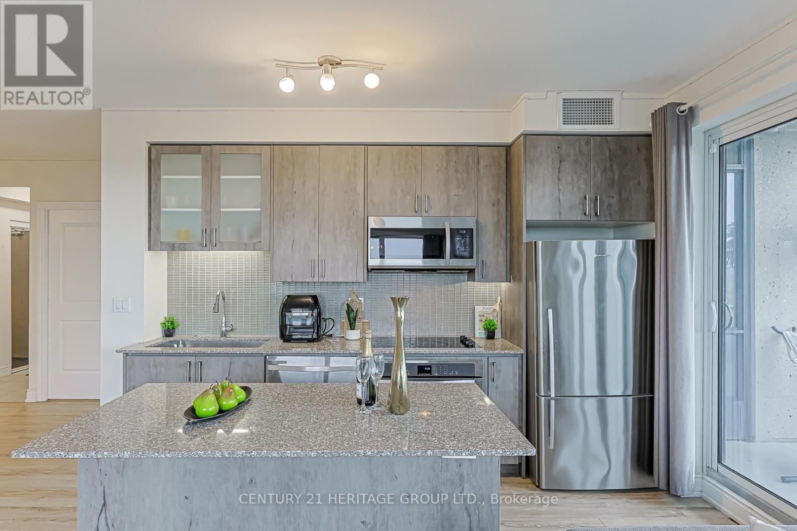 1002 - 9090 Yonge Street, Richmond Hill (South Richvale), Ontario  L4C 6Z9 - Photo 7 - N13105684