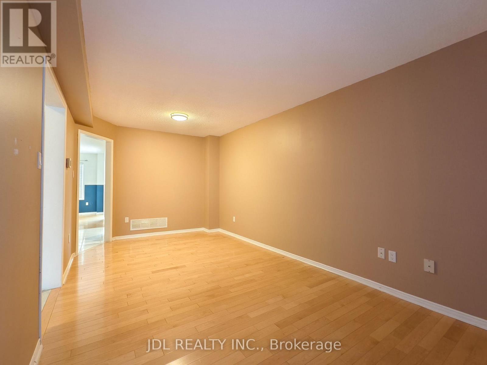 35 Kenborough Court, Markham, Ontario  L3S 3P3 - Photo 4 - N13105694