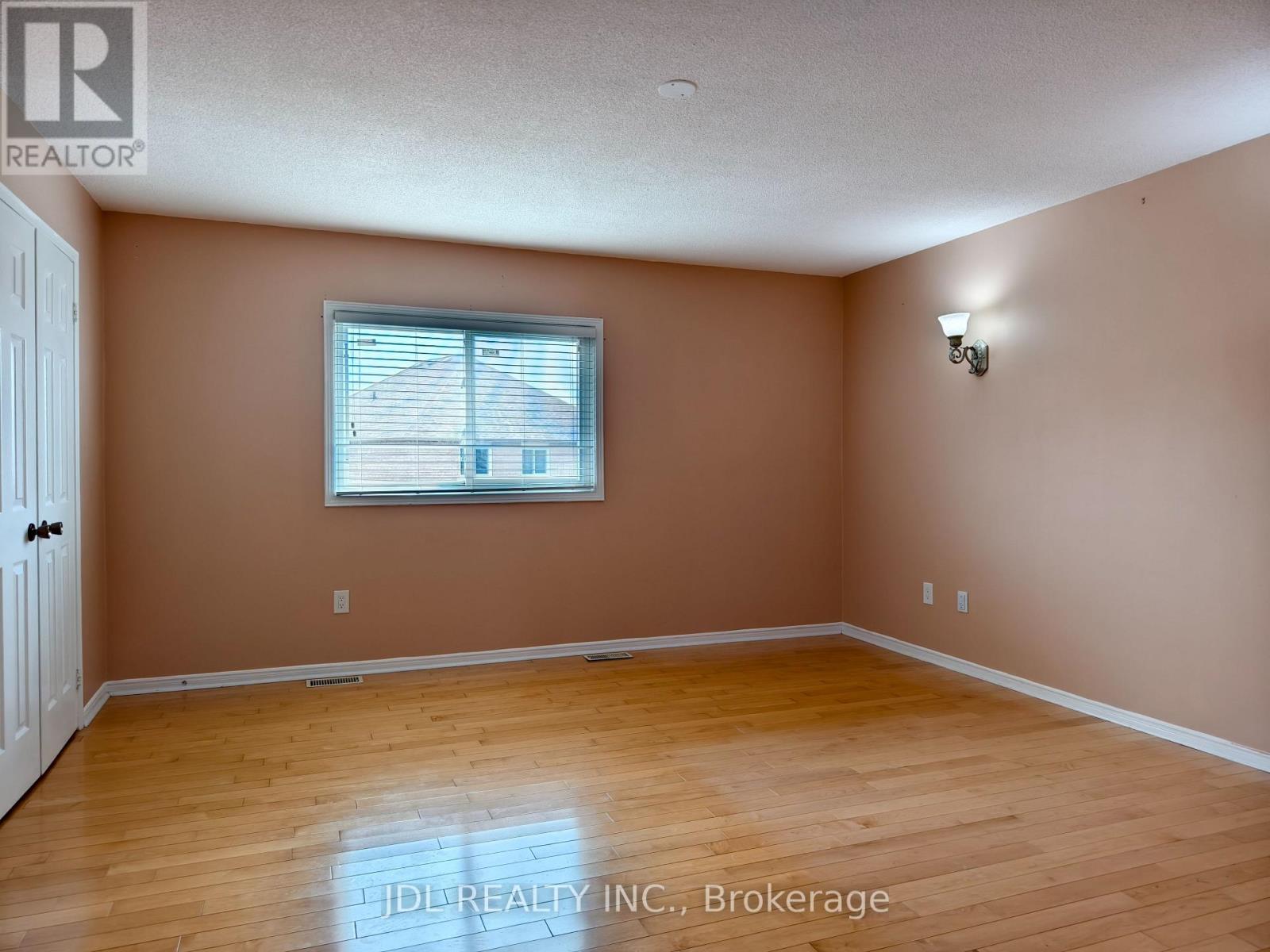 35 Kenborough Court, Markham, Ontario  L3S 3P3 - Photo 5 - N13105694