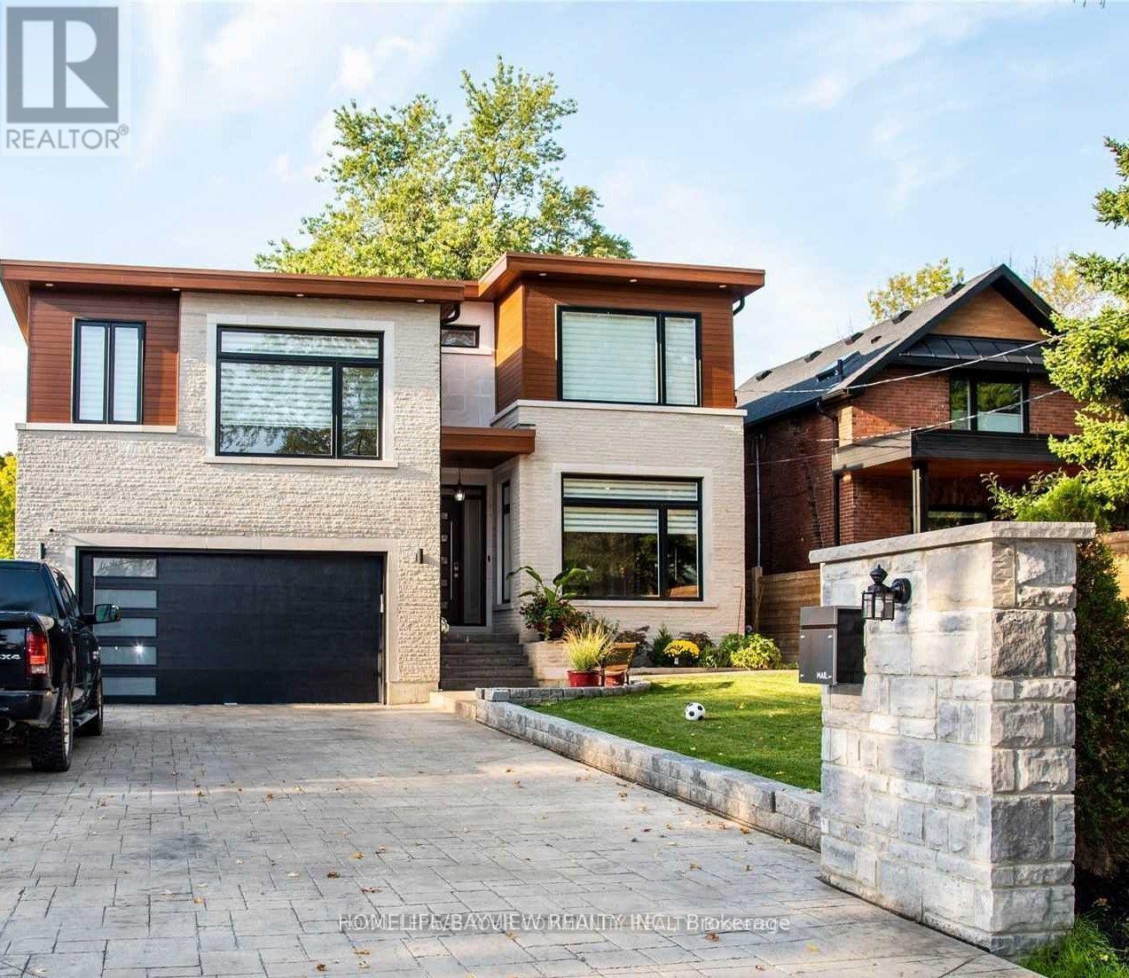 11 WALNUT CRESCENT, Toronto, Ontario