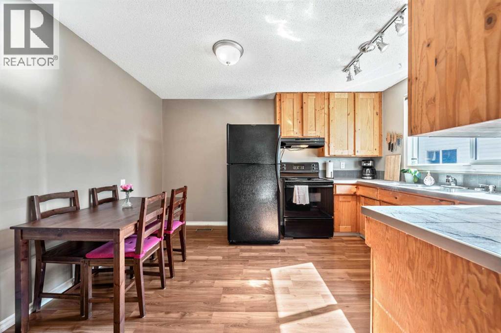 120 Pennsburg Way SE, Calgary, Alberta  T2A 2J5 - Photo 9 - A2308666