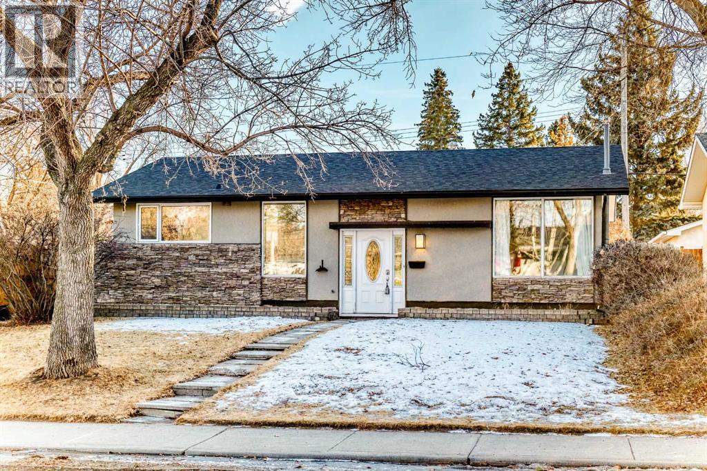 2831 63 Avenue SW, Calgary, Alberta