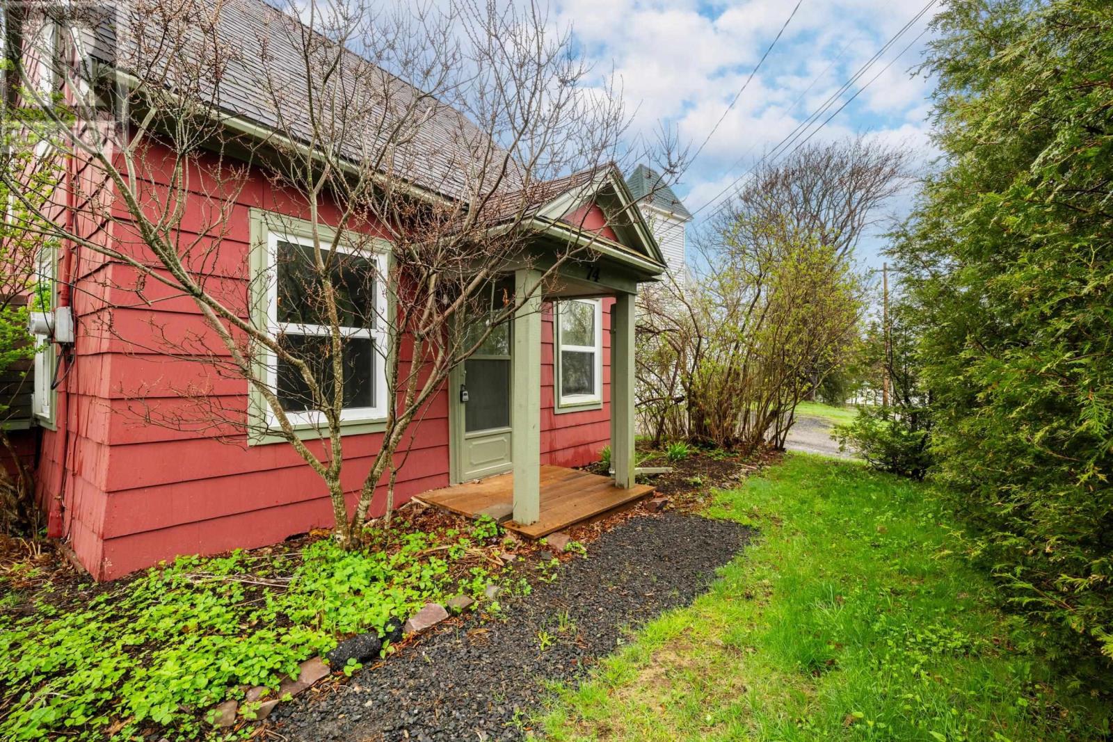 74 Highland Avenue, Wolfville, Nova Scotia  B4P 1Z6 - Photo 5 - 202610306