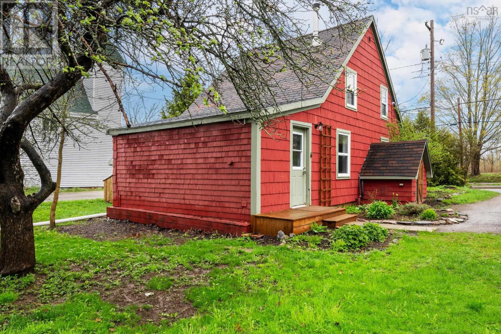 74 Highland Avenue, Wolfville, Nova Scotia  B4P 1Z6 - Photo 8 - 202610306