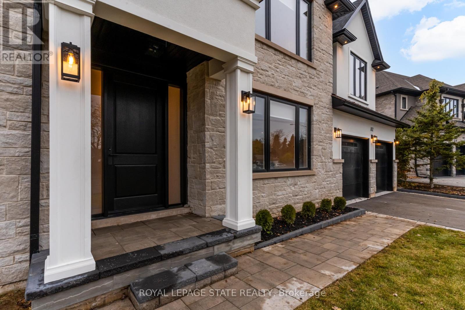 102 Cumming Court, Hamilton, Ontario  L9G 1V3 - Photo 4 - X13105722
