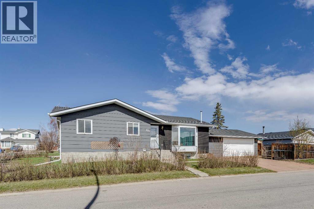 201 Southridge Place, Didsbury, Alberta  T0M 0W0 - Photo 2 - A2307093