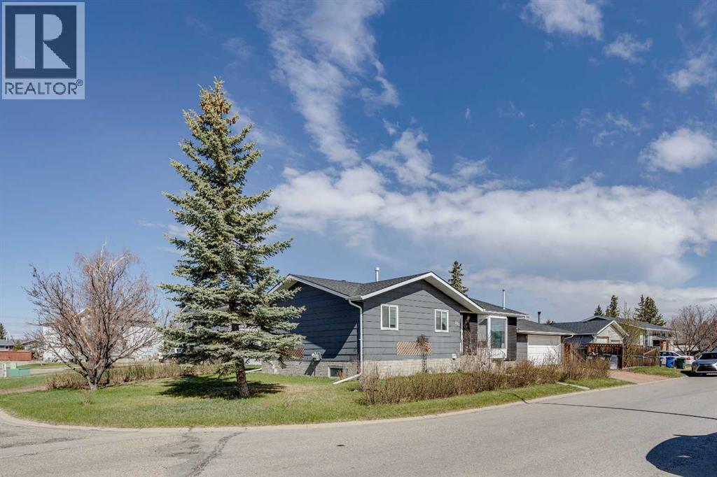 201 Southridge Place, Didsbury, Alberta  T0M 0W0 - Photo 3 - A2307093
