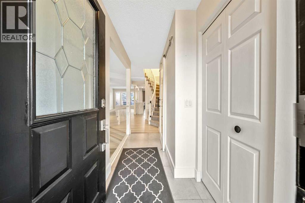 100 Woodfield Green SW, Calgary, Alberta  T2W 3T9 - Photo 3 - A2296479