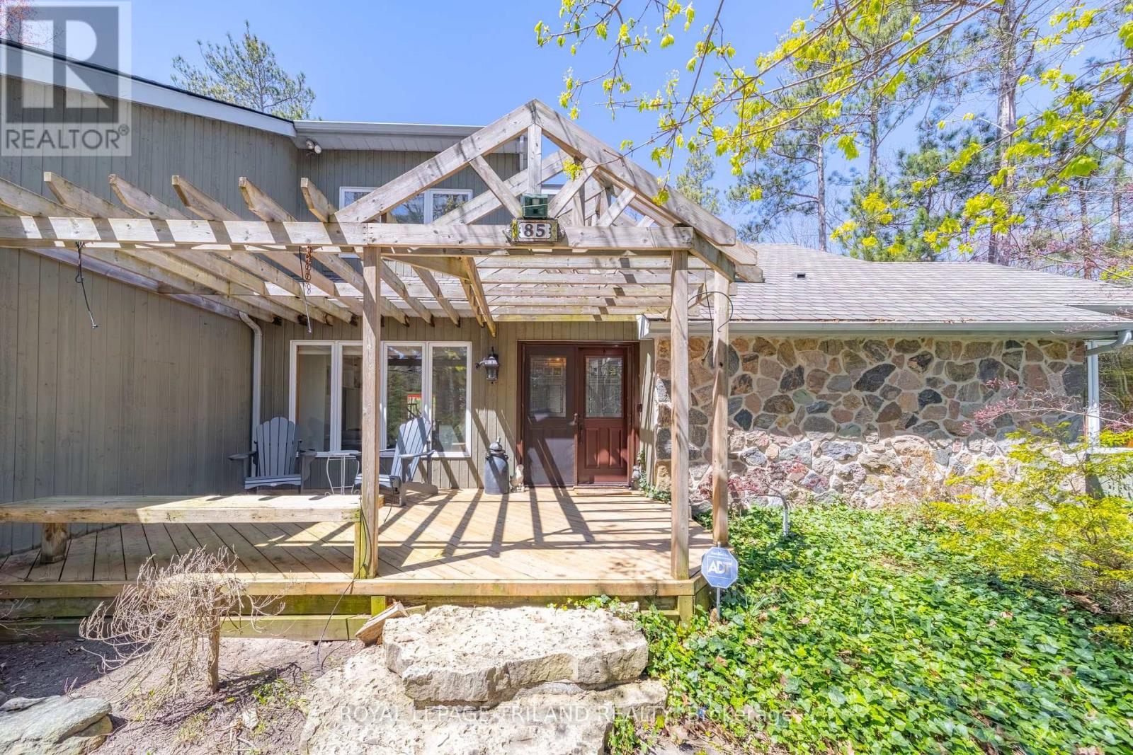 10441 Pinetree Drive, Lambton Shores, Ontario  N0M 1T0 - Photo 13 - X13105788