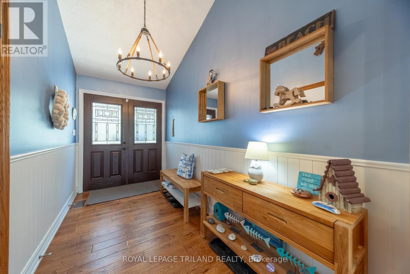 10441 Pinetree Drive, Lambton Shores, Ontario  N0M 1T0 - Photo 14 - X13105788