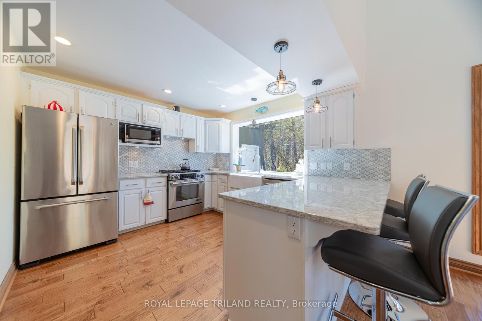 10441 Pinetree Drive, Lambton Shores, Ontario  N0M 1T0 - Photo 19 - X13105788