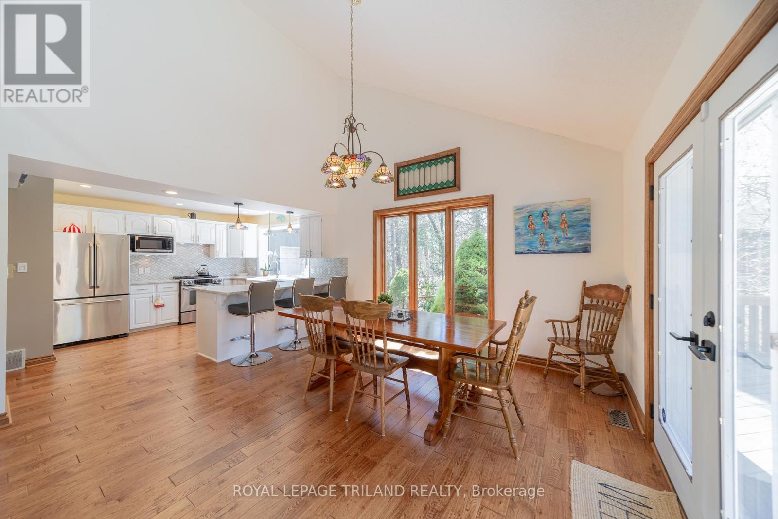 10441 Pinetree Drive, Lambton Shores, Ontario  N0M 1T0 - Photo 22 - X13105788