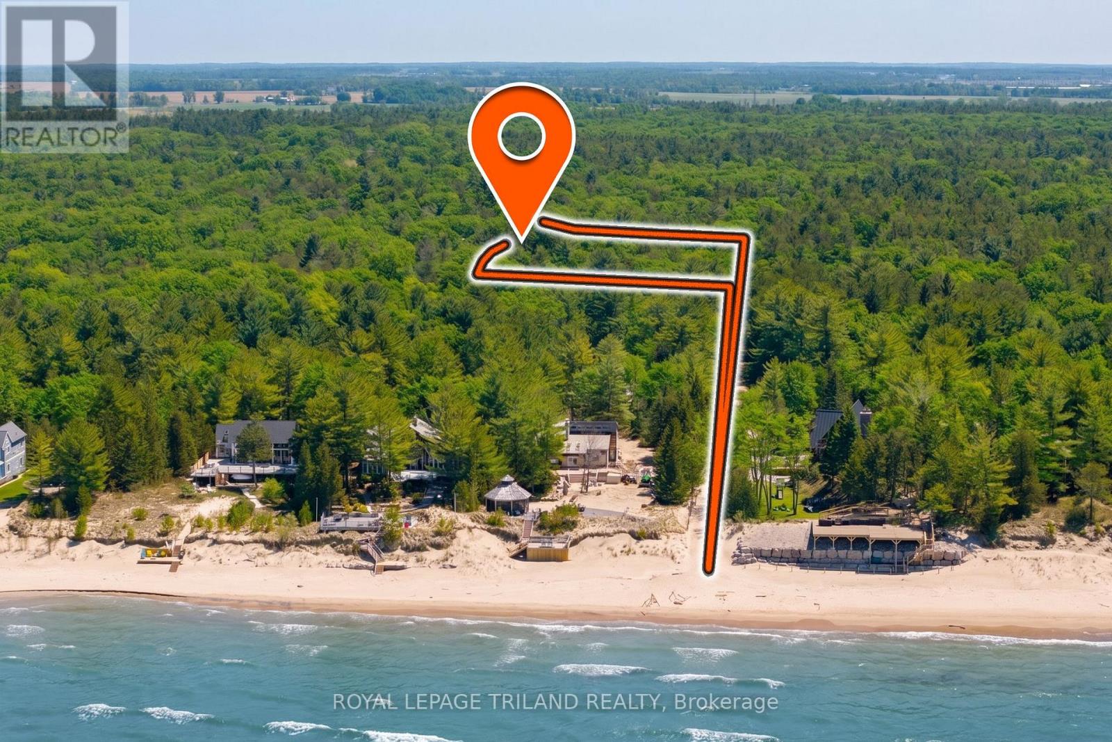 10441 Pinetree Drive, Lambton Shores, Ontario  N0M 1T0 - Photo 4 - X13105788