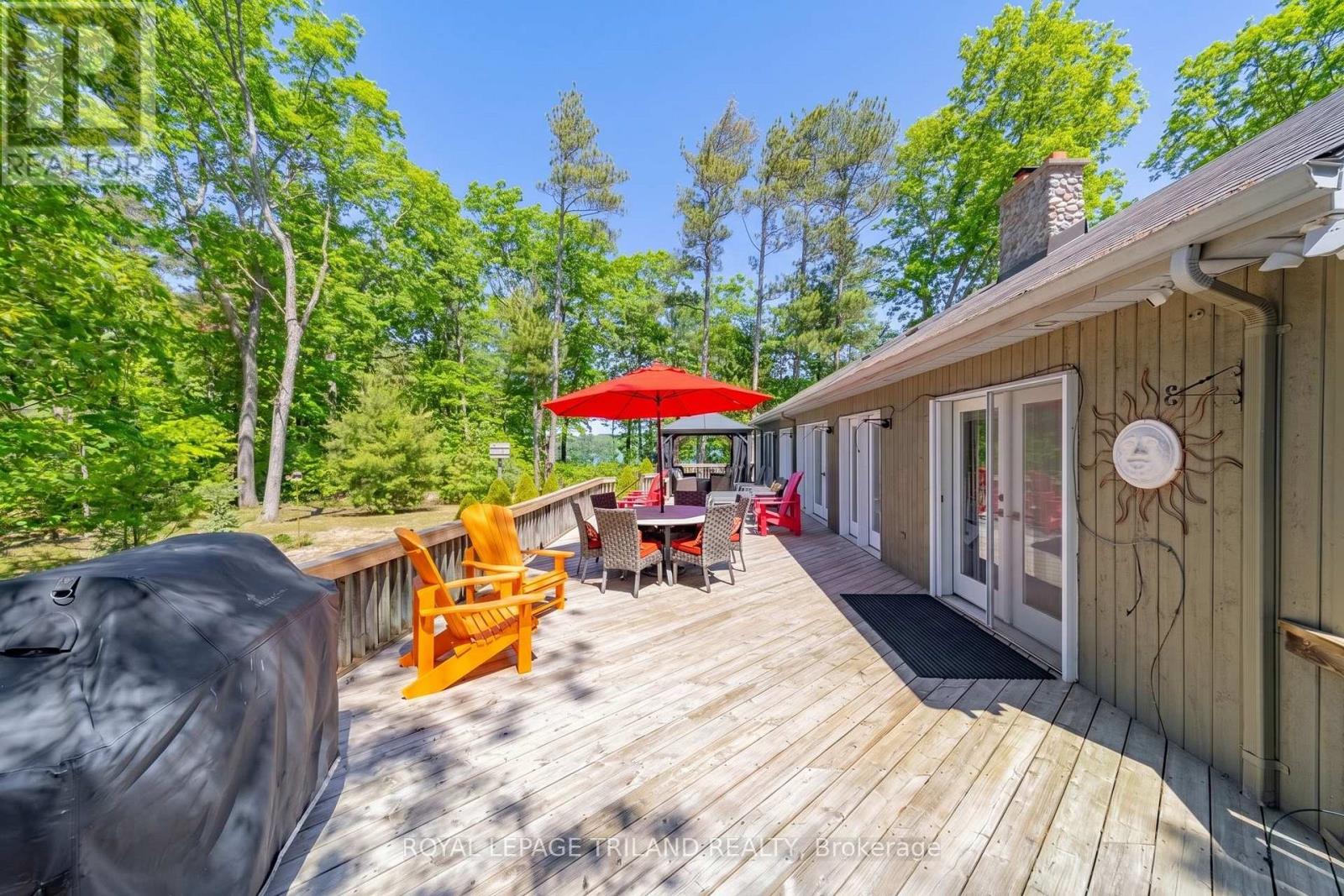 10441 Pinetree Drive, Lambton Shores, Ontario  N0M 1T0 - Photo 42 - X13105788