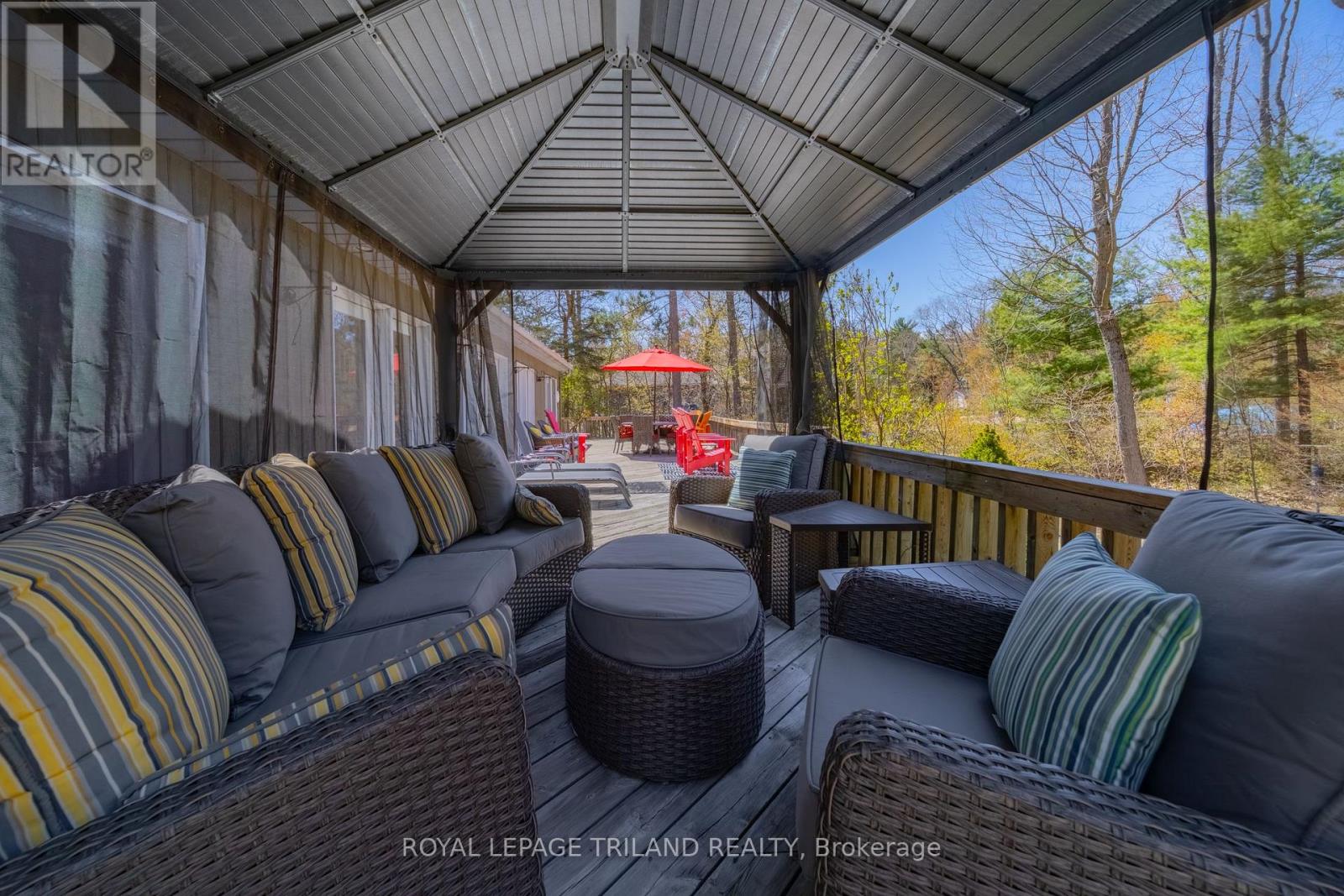 10441 Pinetree Drive, Lambton Shores, Ontario  N0M 1T0 - Photo 43 - X13105788