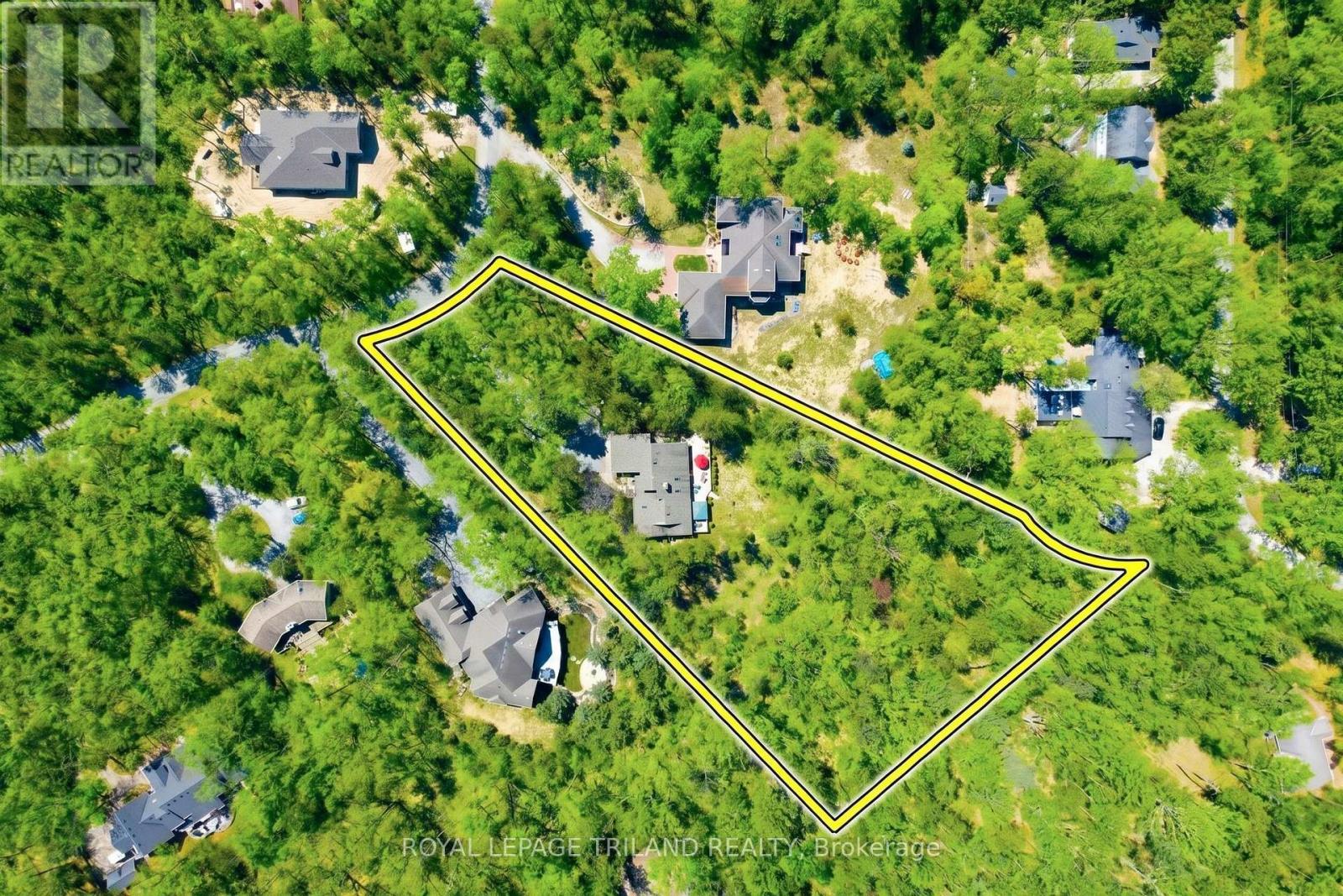 10441 Pinetree Drive, Lambton Shores, Ontario  N0M 1T0 - Photo 7 - X13105788
