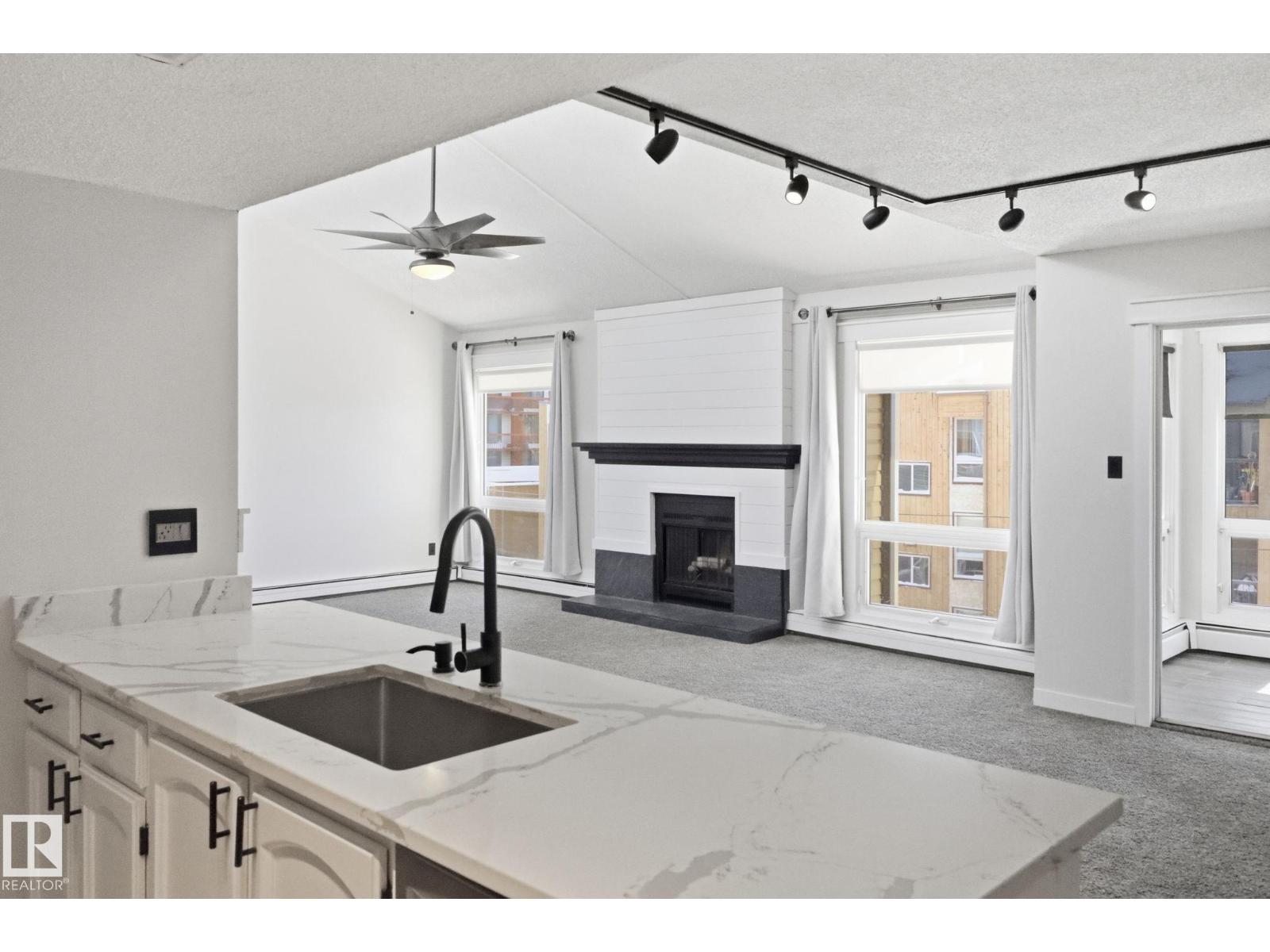#44 10172 118 St Nw, Edmonton, Alberta  T5K 1Y4 - Photo 10 - E4474451