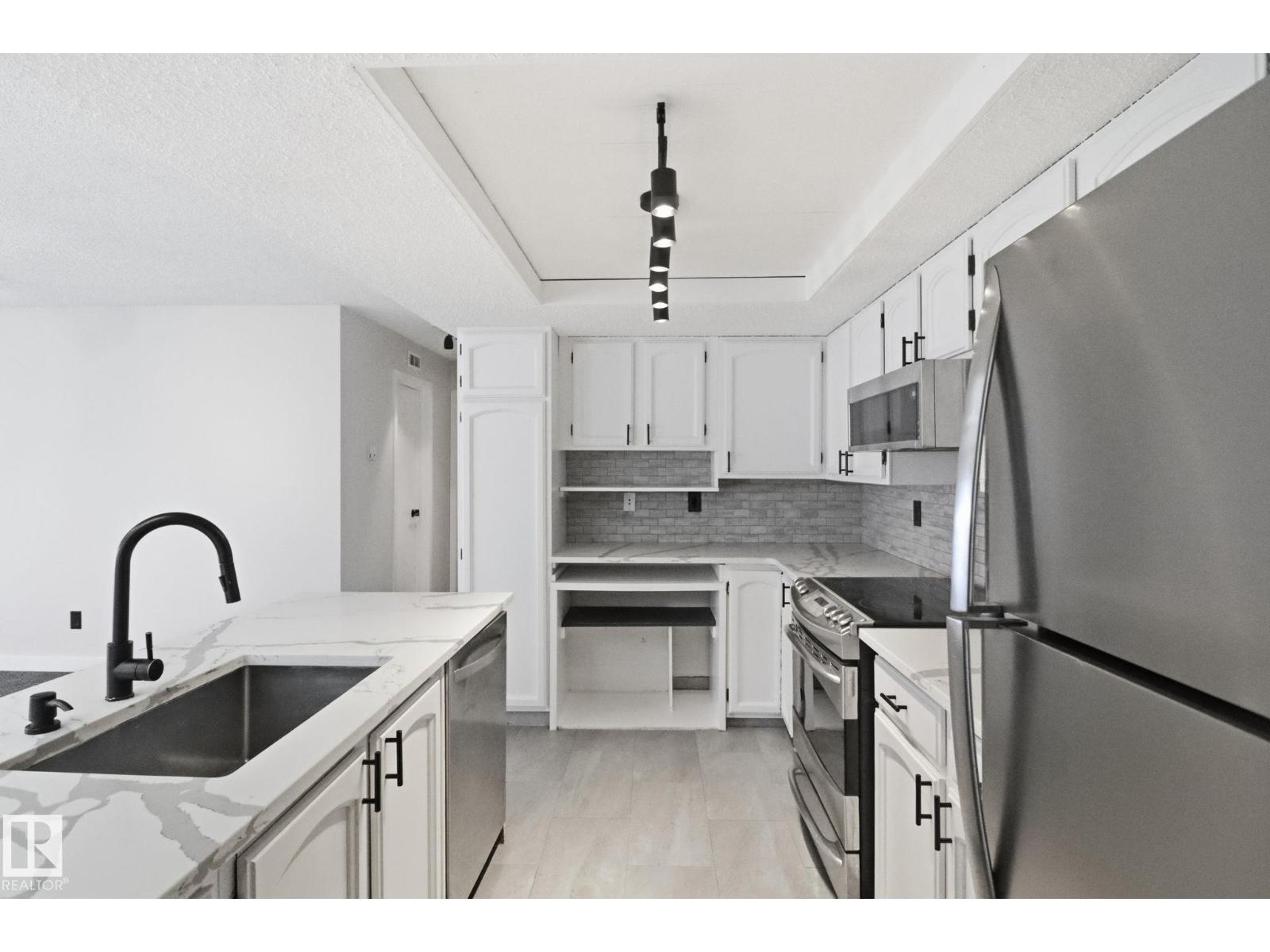#44 10172 118 St Nw, Edmonton, Alberta  T5K 1Y4 - Photo 15 - E4474451
