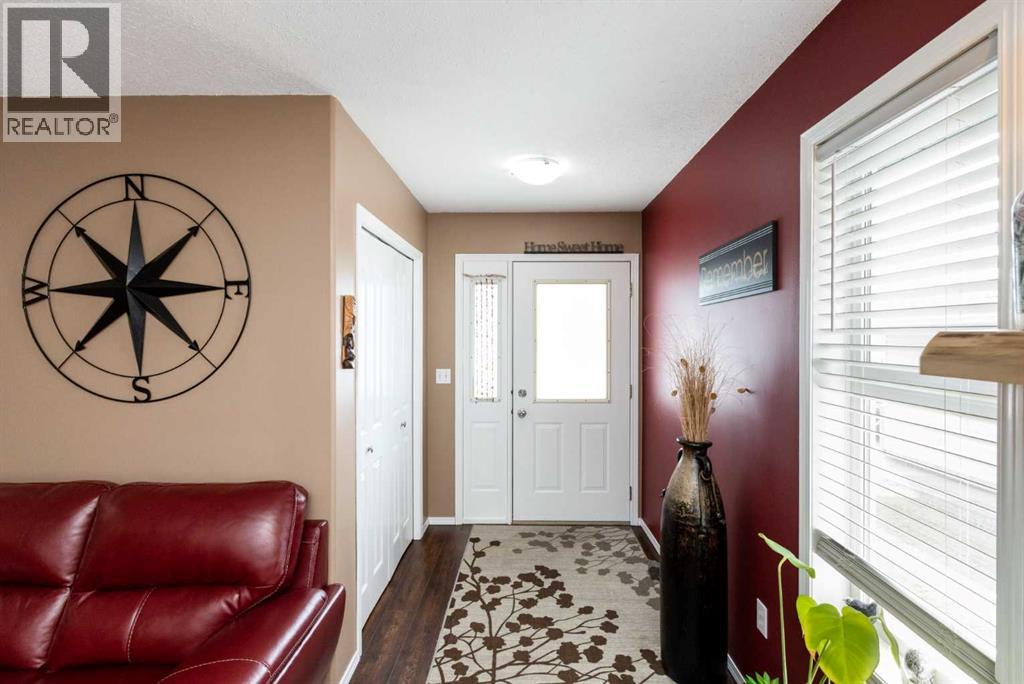 4 Westwood Court, Sylvan Lake, Alberta  T4S 1P7 - Photo 2 - A2309043