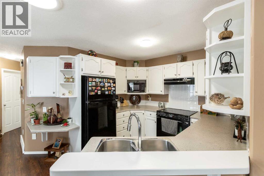 4 Westwood Court, Sylvan Lake, Alberta  T4S 1P7 - Photo 7 - A2309043
