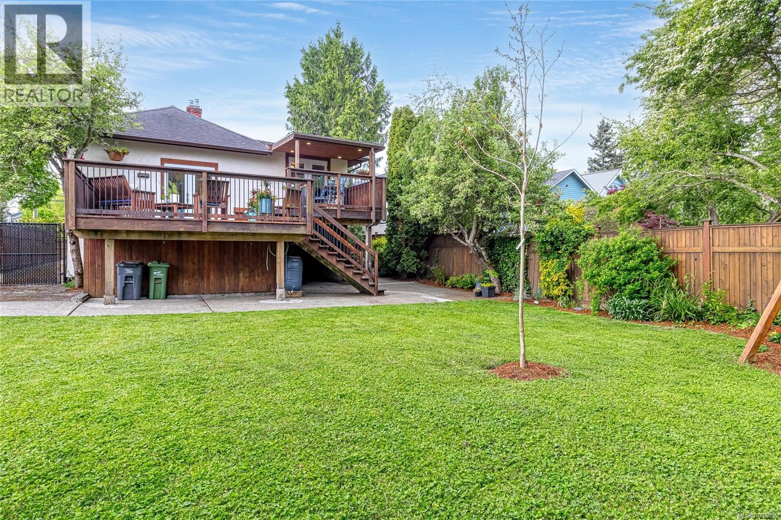 1730 Haultain St, Victoria, British Columbia  V8R 2L2 - Photo 77 - 1036056