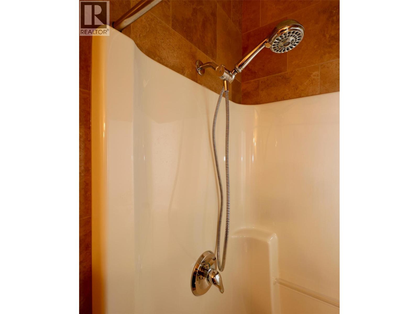 4905 Castledale View Estates Road Road, Golden, British Columbia  V0A 1L0 - Photo 13 - 10386811