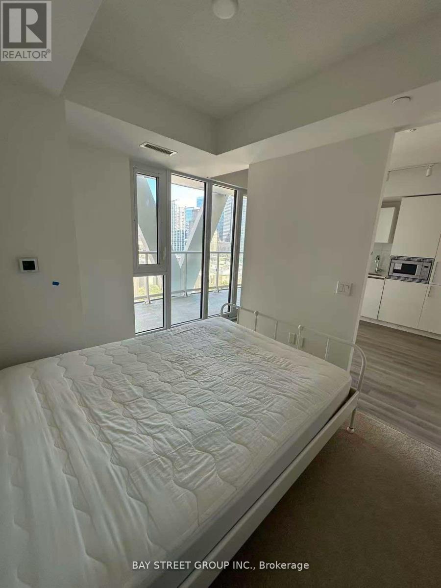 1329 - 230 Simcoe Street, Toronto, Ontario  M5T 1T4 - Photo 2 - C13105824